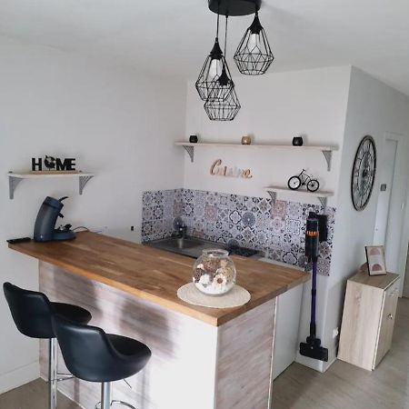 Appartement F2 Centre-Ville Issoire Avec Jolie Vue Exteriör bild