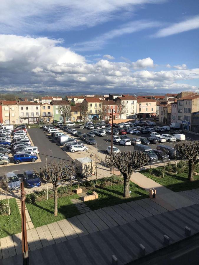 Appartement F2 Centre-Ville Issoire Avec Jolie Vue Exteriör bild