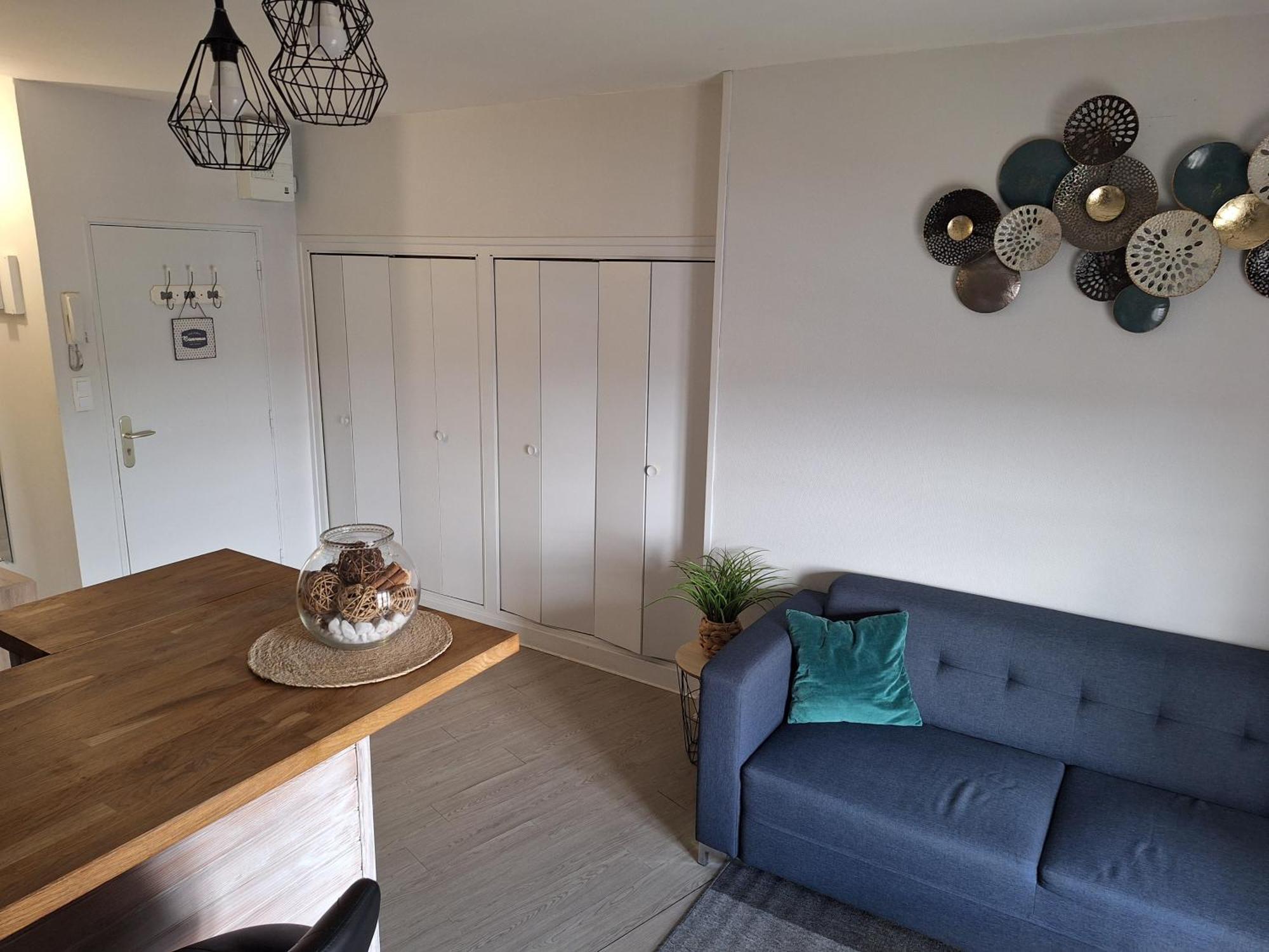 Appartement F2 Centre-Ville Issoire Avec Jolie Vue Exteriör bild